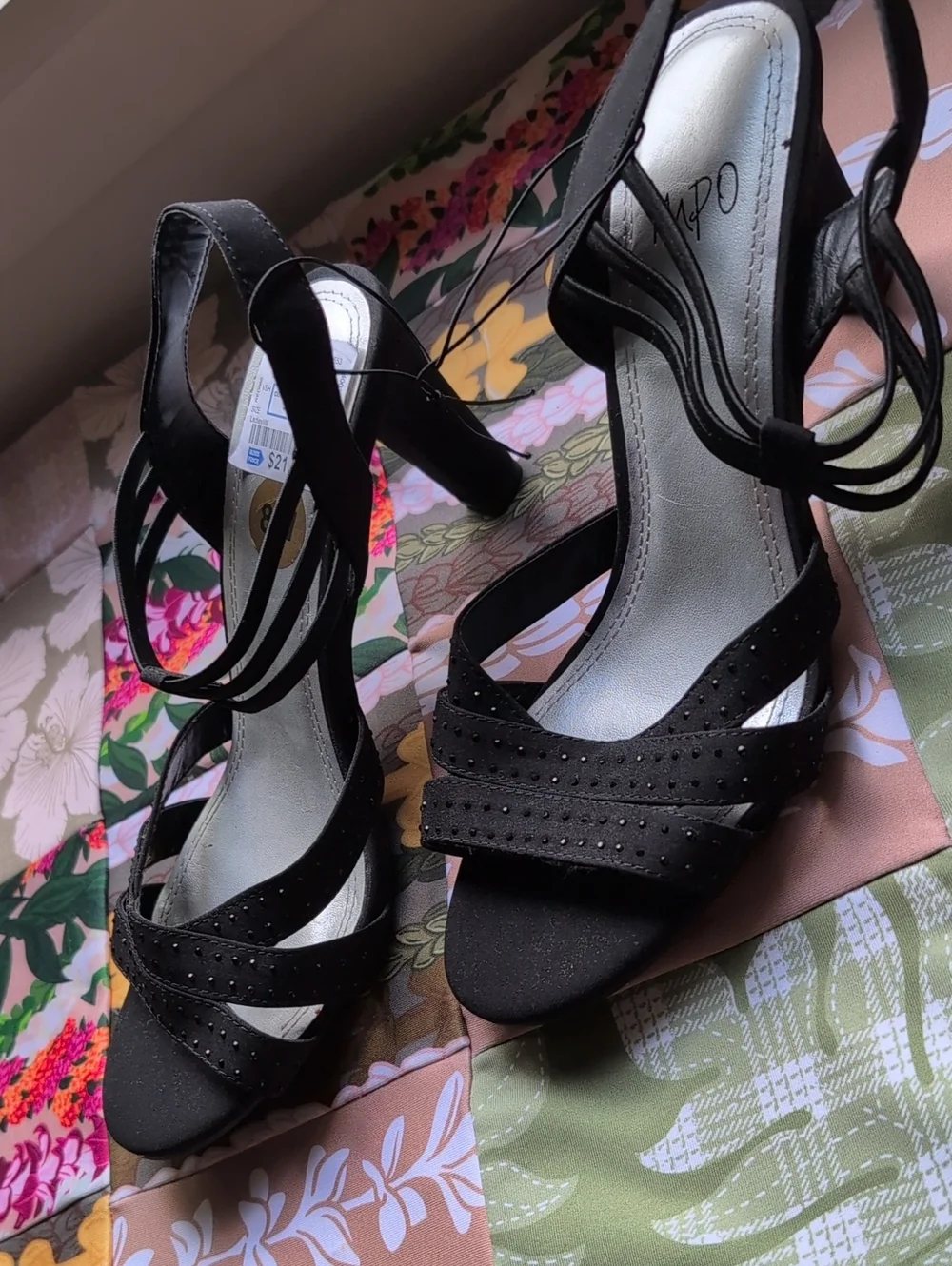 N/A elegant black